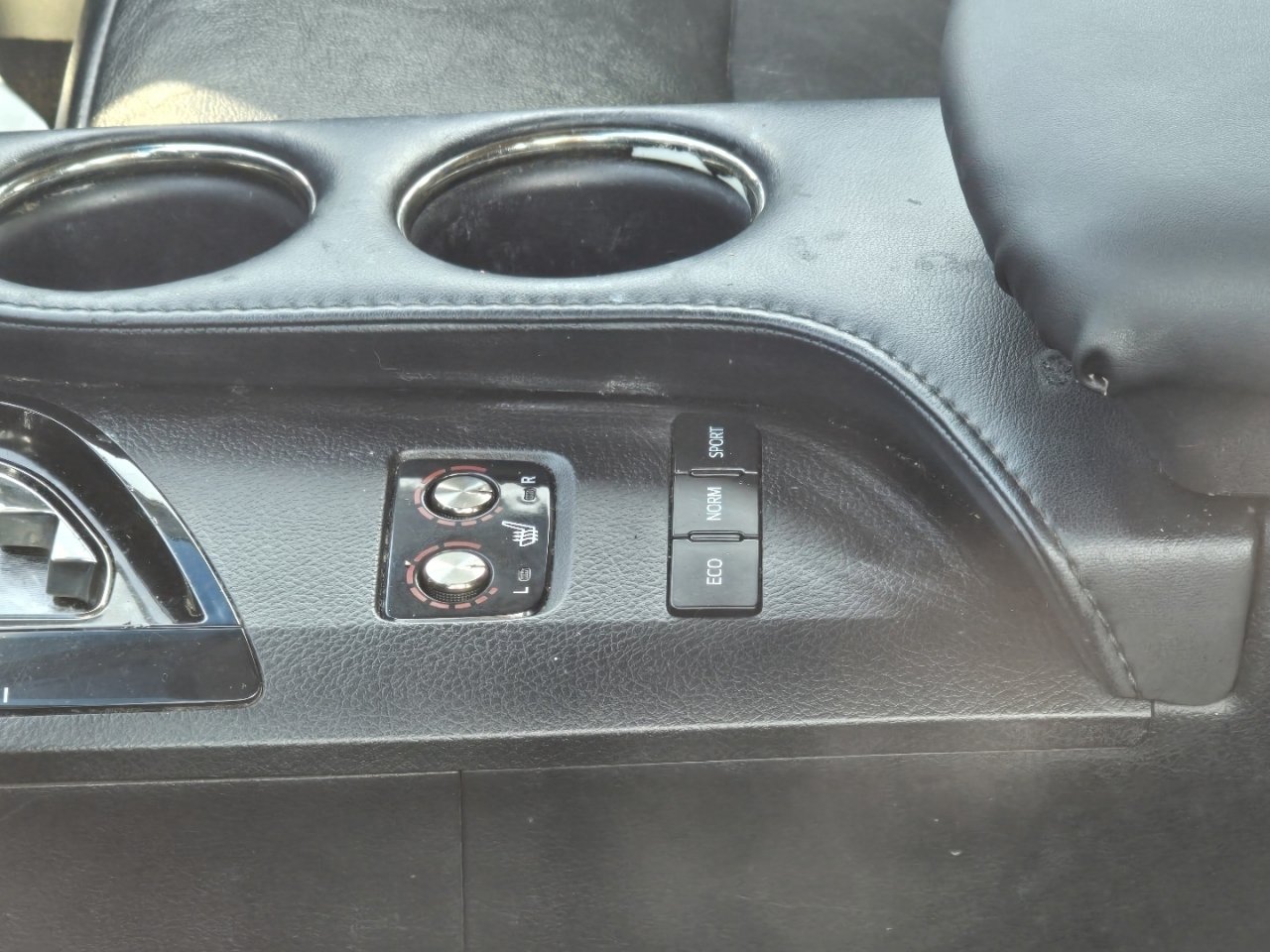 Used 2013 Toyota Avalon XLE Touring FWD image 22