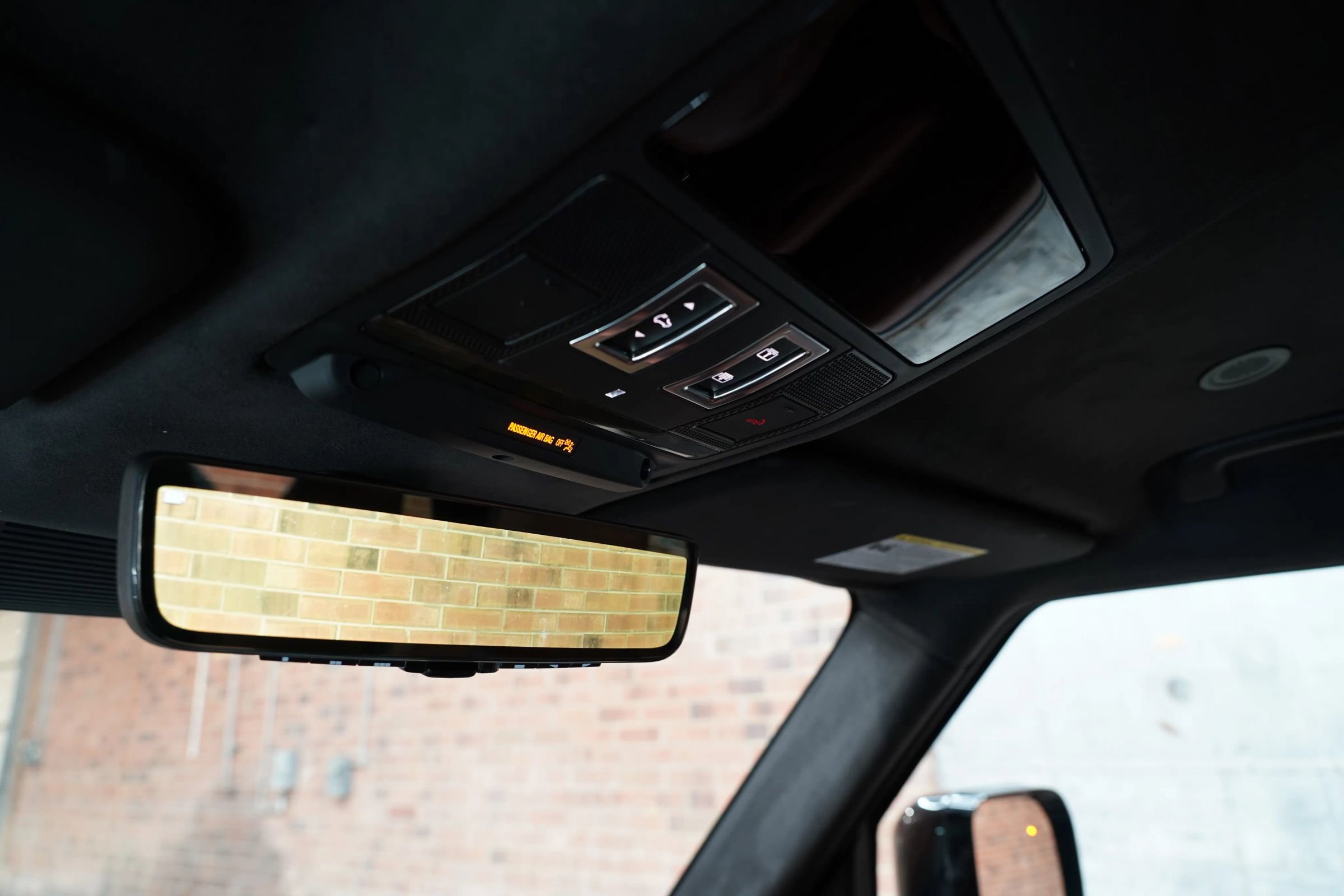 Used 2025 Land Rover Defender 110 image 72