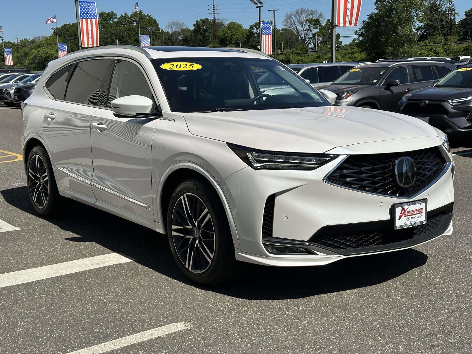 Used 2025 Acura MDX SH-AWD w/ Advance Package image 1