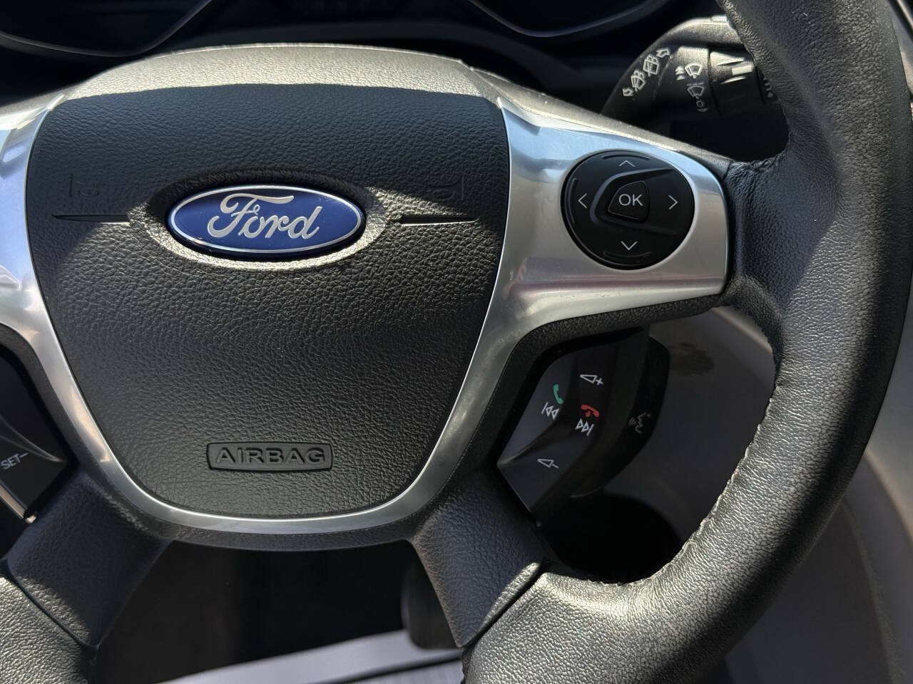 Used 2017 Ford C-MAX Energi SE w/ Interior Protection Package FWD image 18