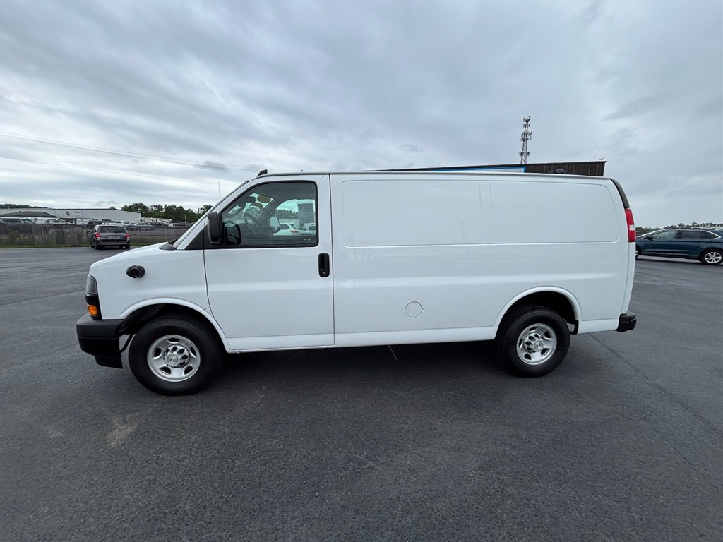 Used 2022 Chevrolet Express 2500 w/ Driver Convenience Package RWD image 2