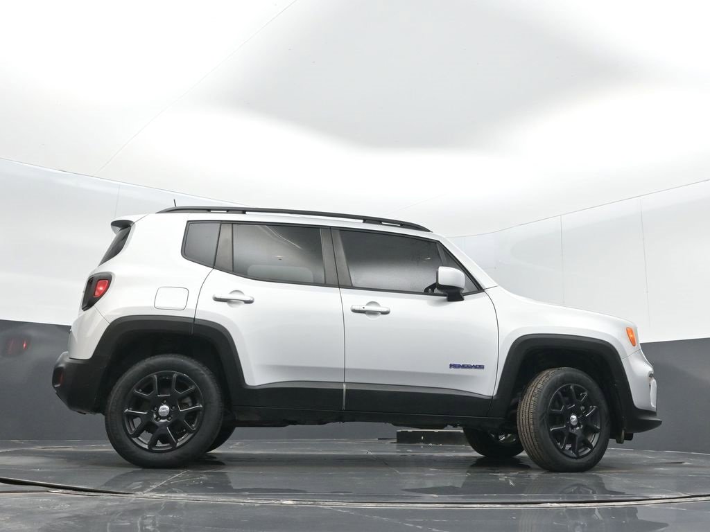 Certified 2020 Jeep Renegade Latitude w/ Cold Weather Group image 36