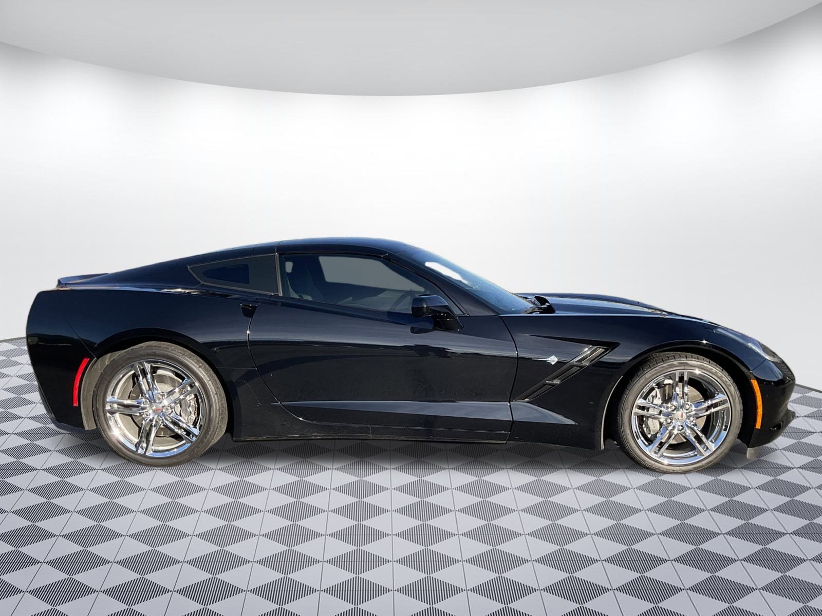 Used 2016 Chevrolet Corvette Stingray Coupe w/ 2LT Preferred Equipment Group RWD image 2