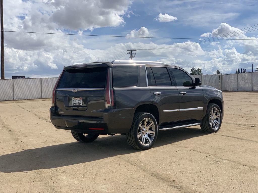 Certified 2018 Cadillac Escalade Luxury image 4