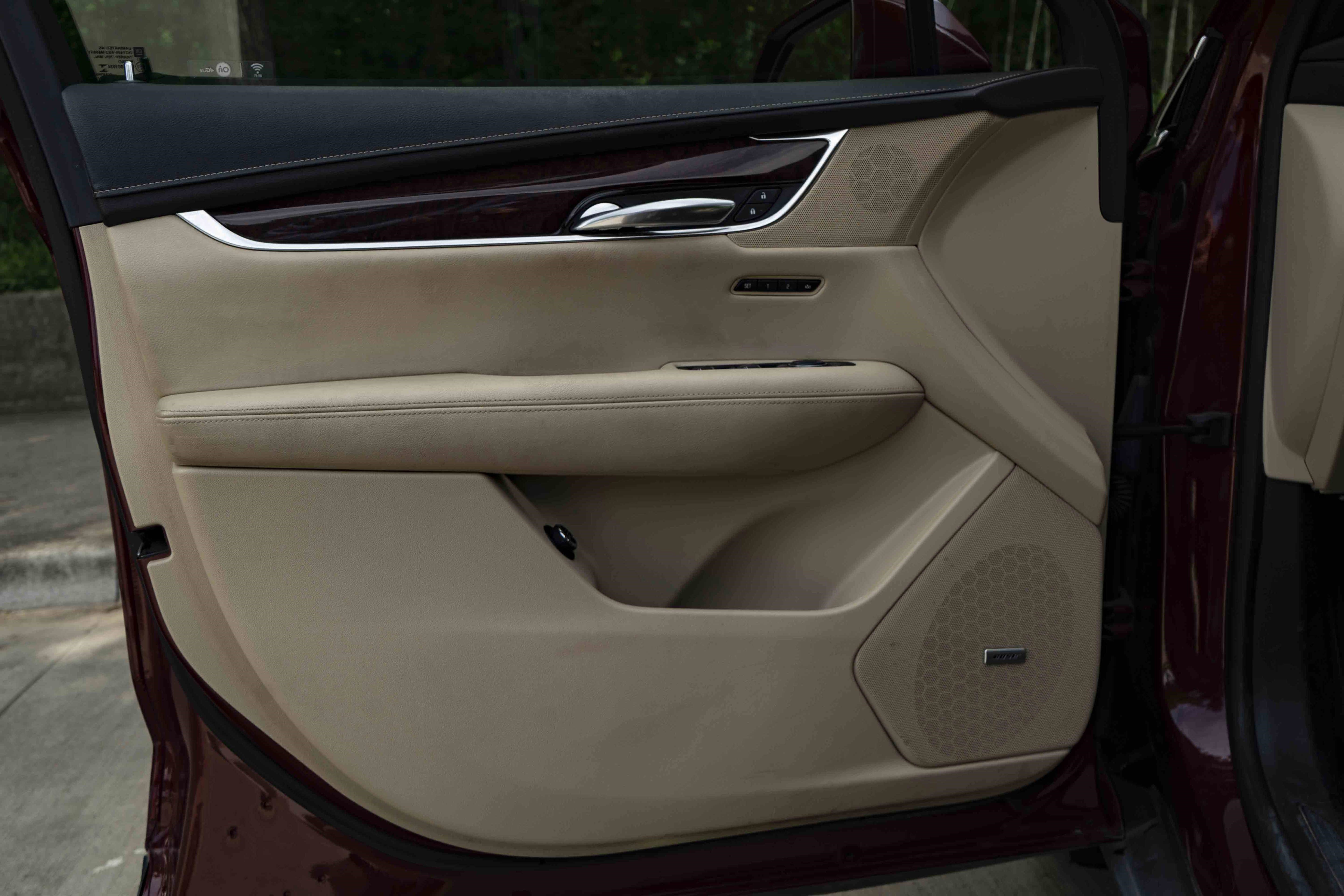 Used 2017 Cadillac XT5 Luxury w/ Driver Awareness Package FWD image 38