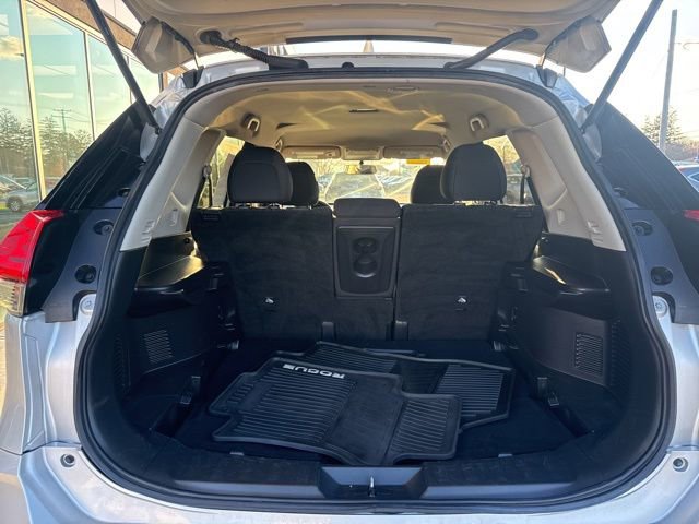 Used 2017 Nissan Rogue SV FWD image 5