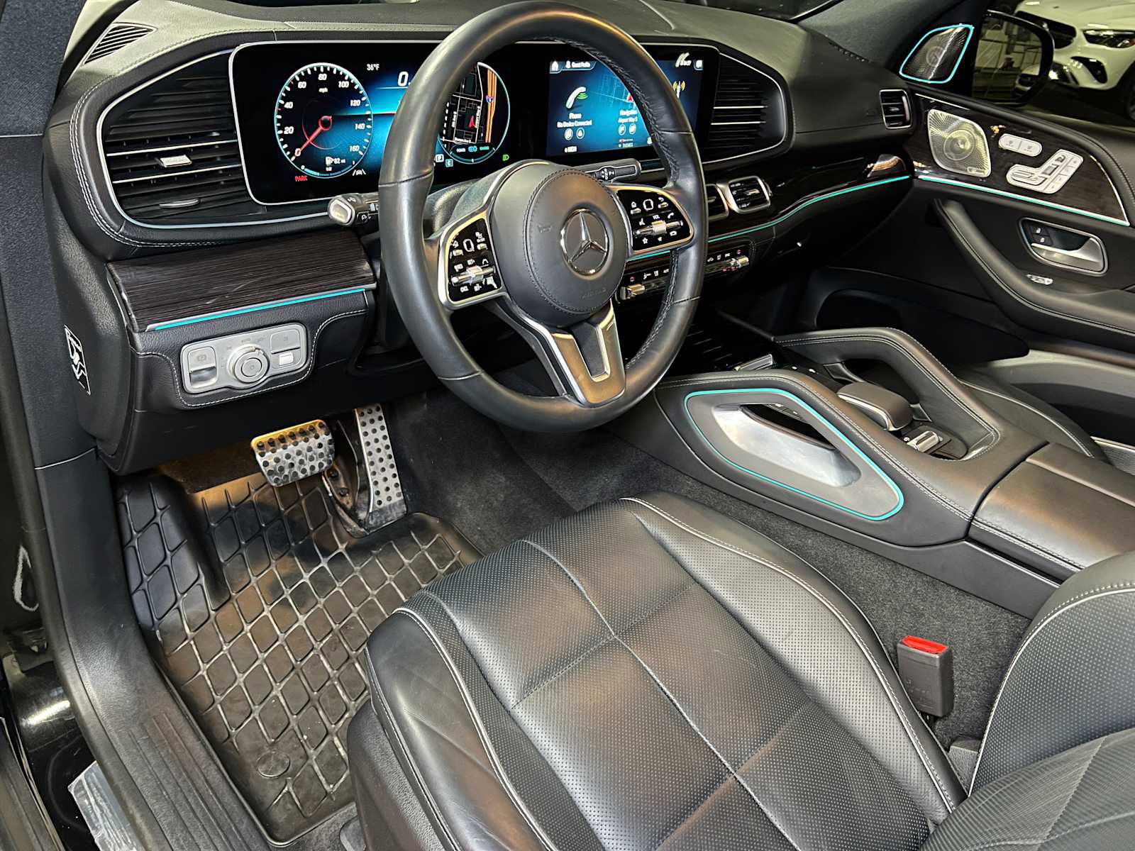 Used 2023 Mercedes-Benz GLS 580 4MATIC image 23