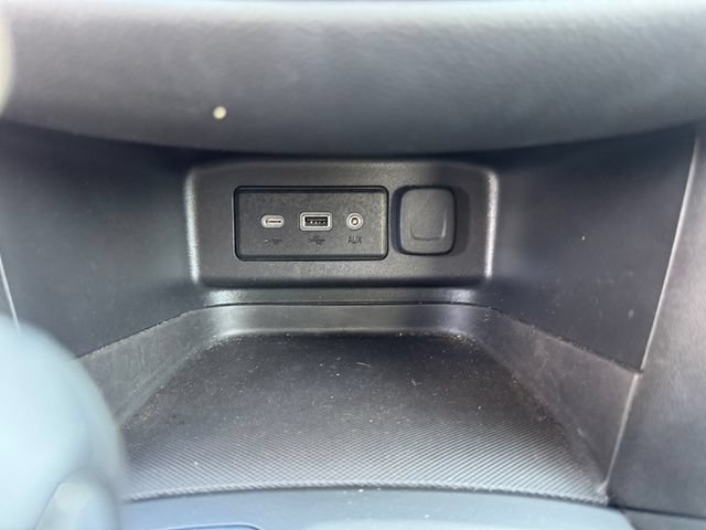 Used 2023 Chevrolet Equinox LT FWD image 19