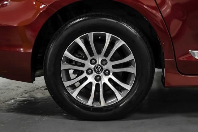 Used 2019 Toyota Sienna XLE Premium FWD image 45