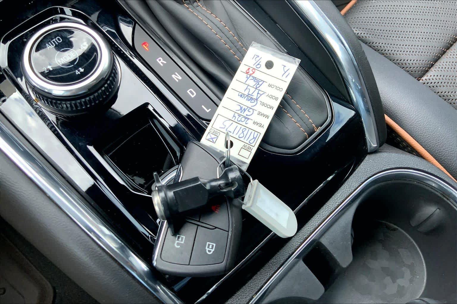 Used 2024 GMC Canyon AT4 w/ AT4 Premium Package AWD/4WD image 15