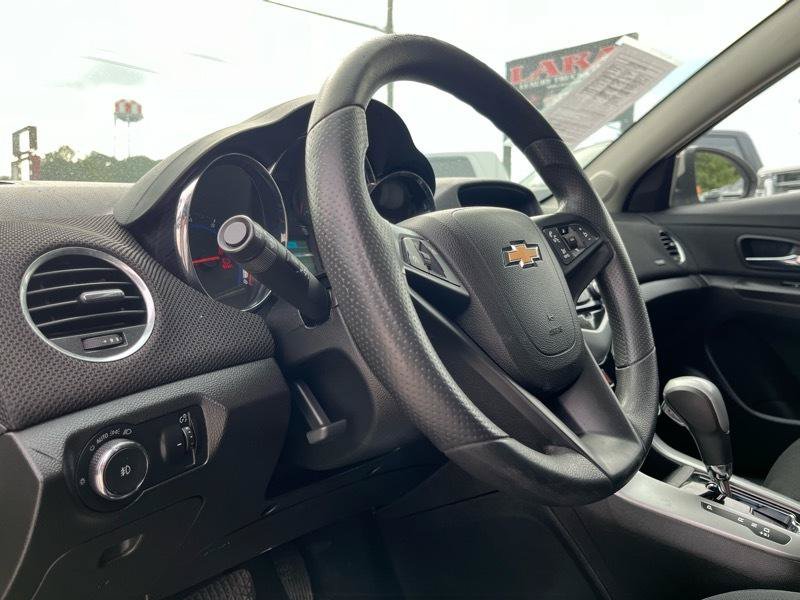 Used 2015 Chevrolet Cruze LT FWD image 12
