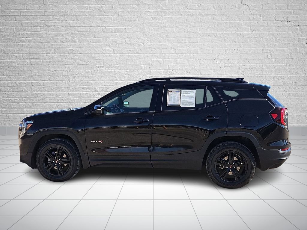 Used 2024 GMC Terrain AT4 AWD/4WD image 2