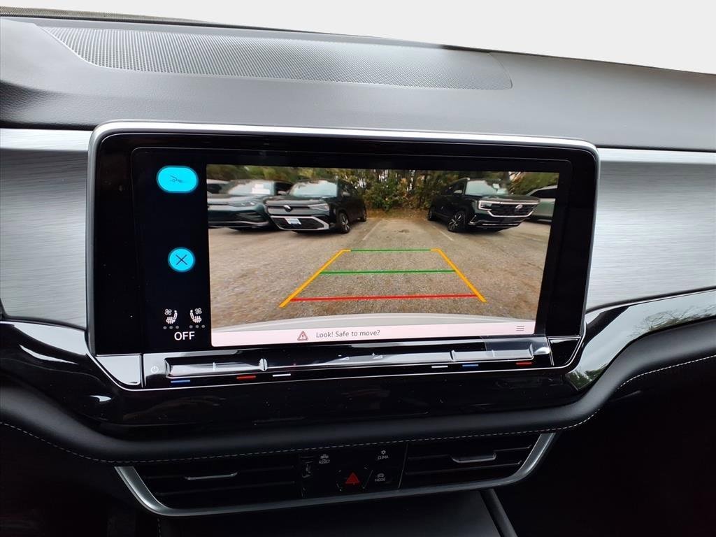 New 2026 Volkswagen Atlas Cross Sport SE image 17