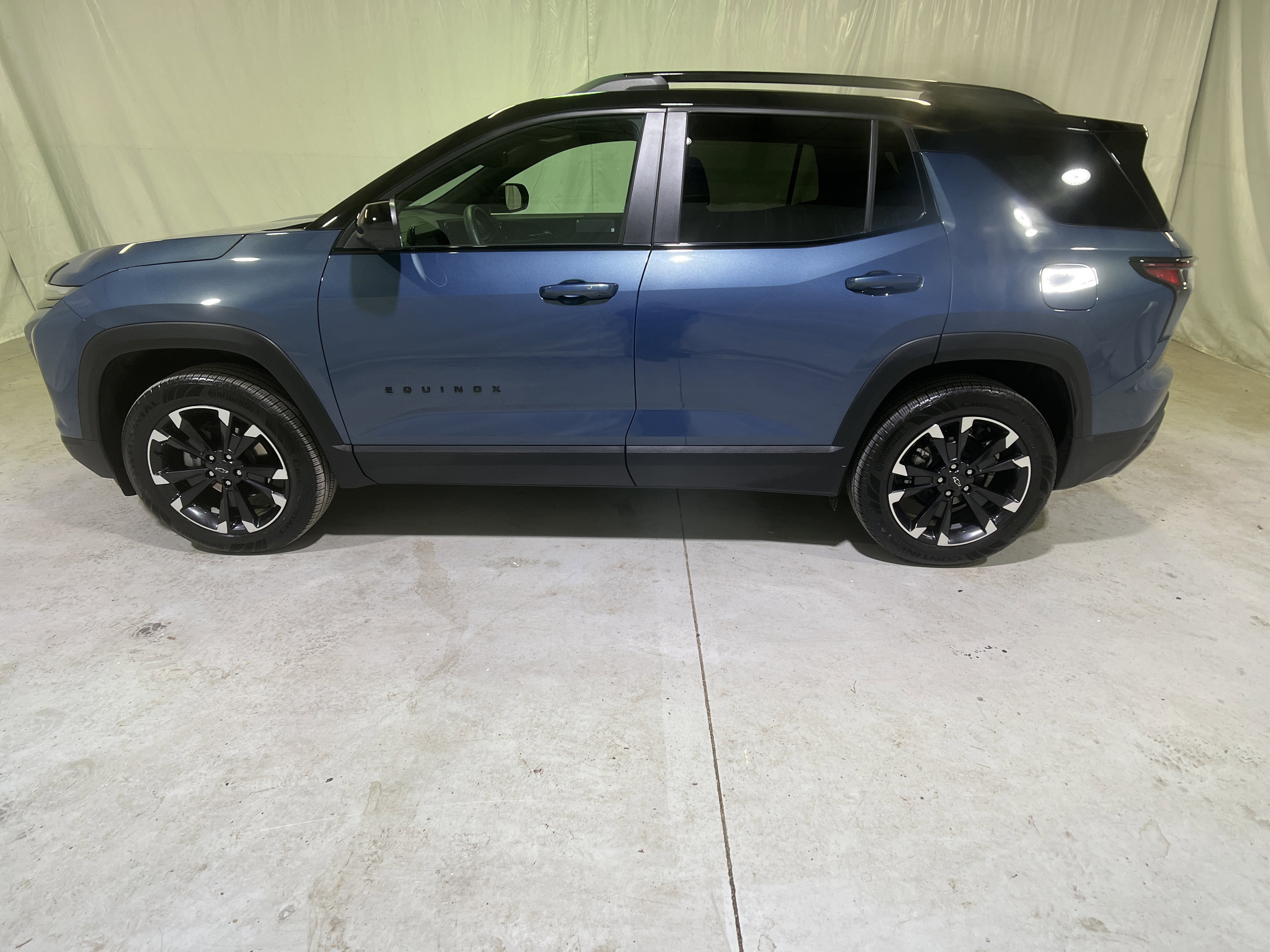 Used 2025 Chevrolet Equinox RS w/ Safety and Technology Package image 7