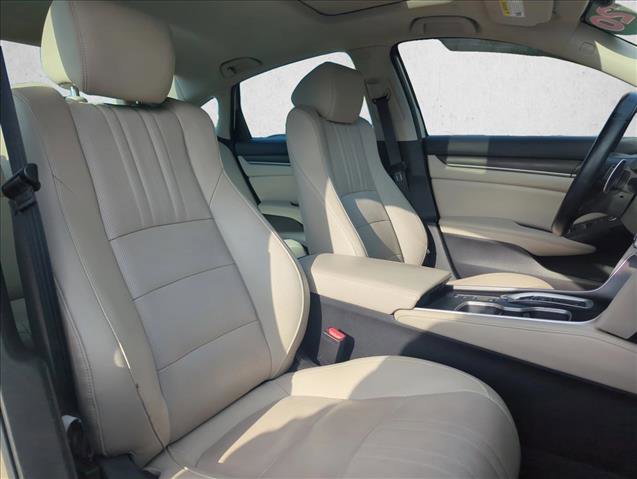 Used 2020 Honda Accord Touring image 26
