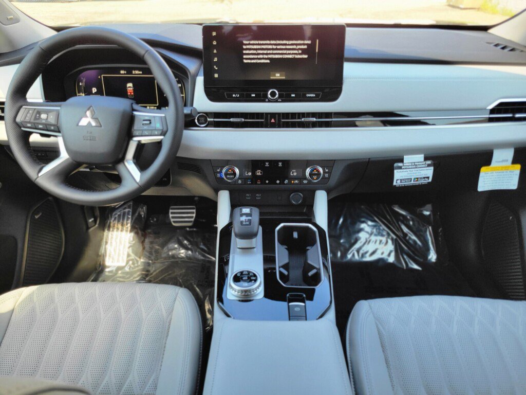 New 2025 Mitsubishi Outlander SEL image 12