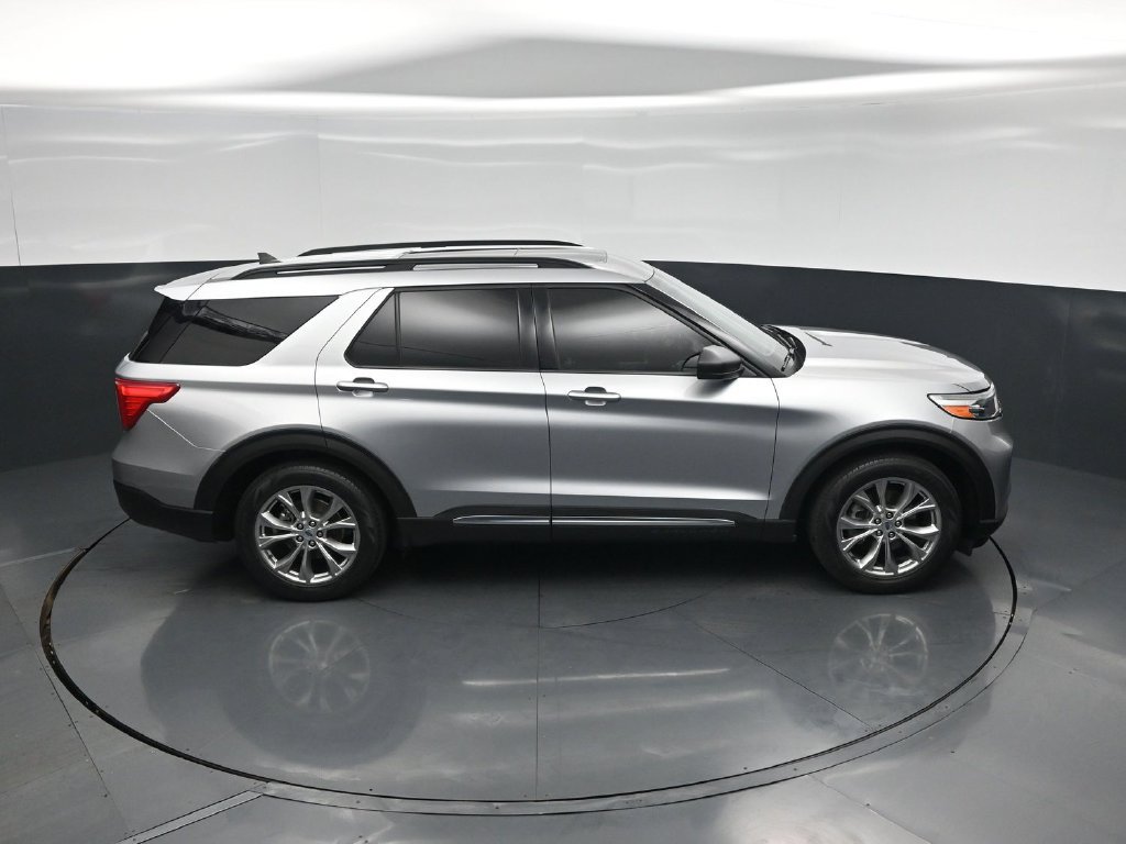 Used 2021 Ford Explorer XLT w/ Equipment Group 202A RWD image 34
