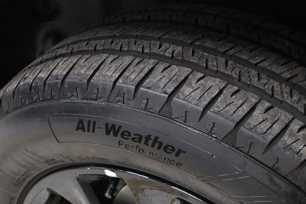 Used 2025 Jeep Wrangler Unlimited Sahara image 16