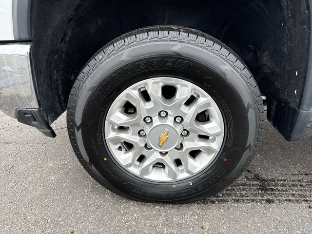 Used 2024 Chevrolet Silverado 2500 LT AWD/4WD image 10