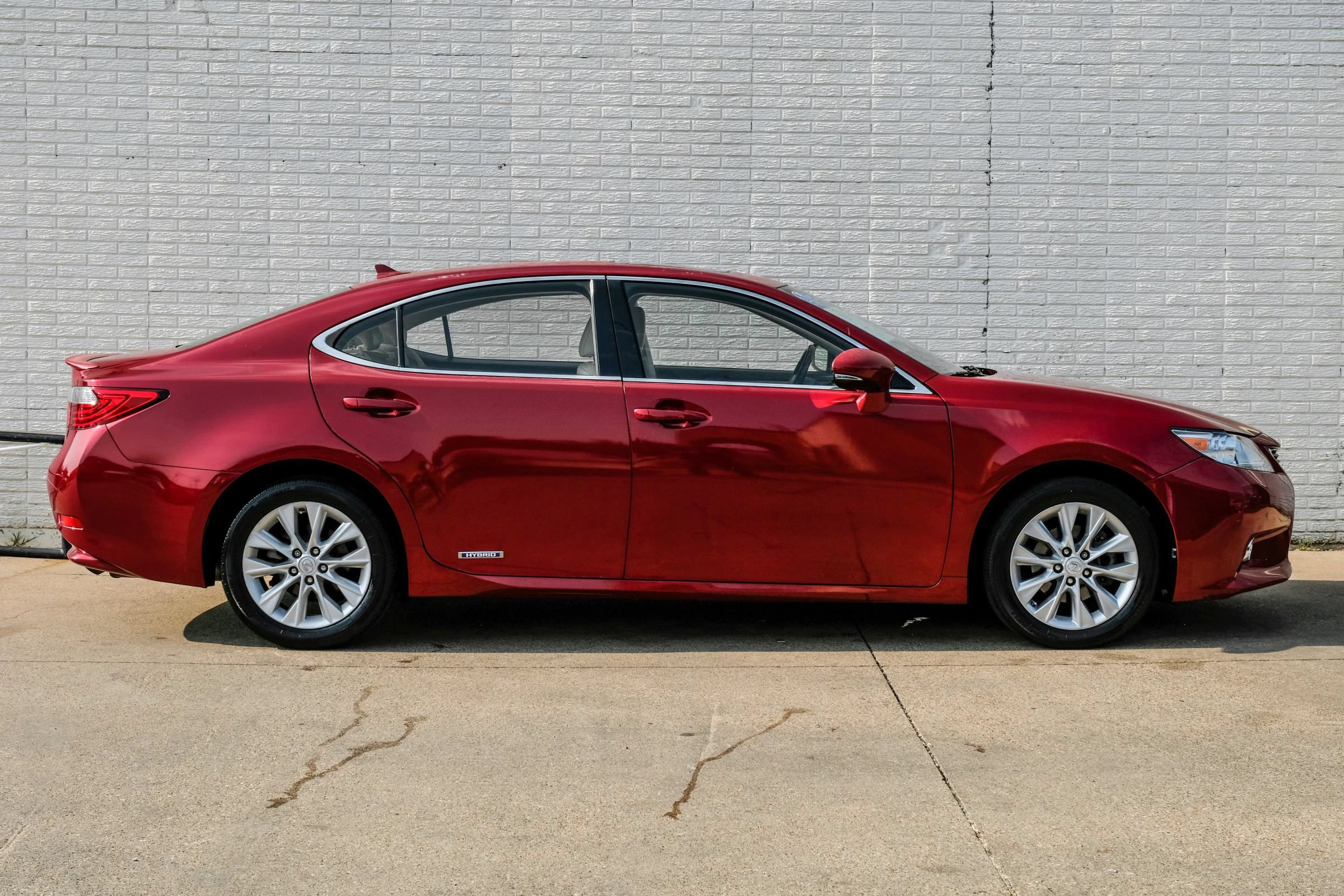Used 2014 Lexus ES 300h w/ Luxury Package w/Bamboo Trim FWD image 7
