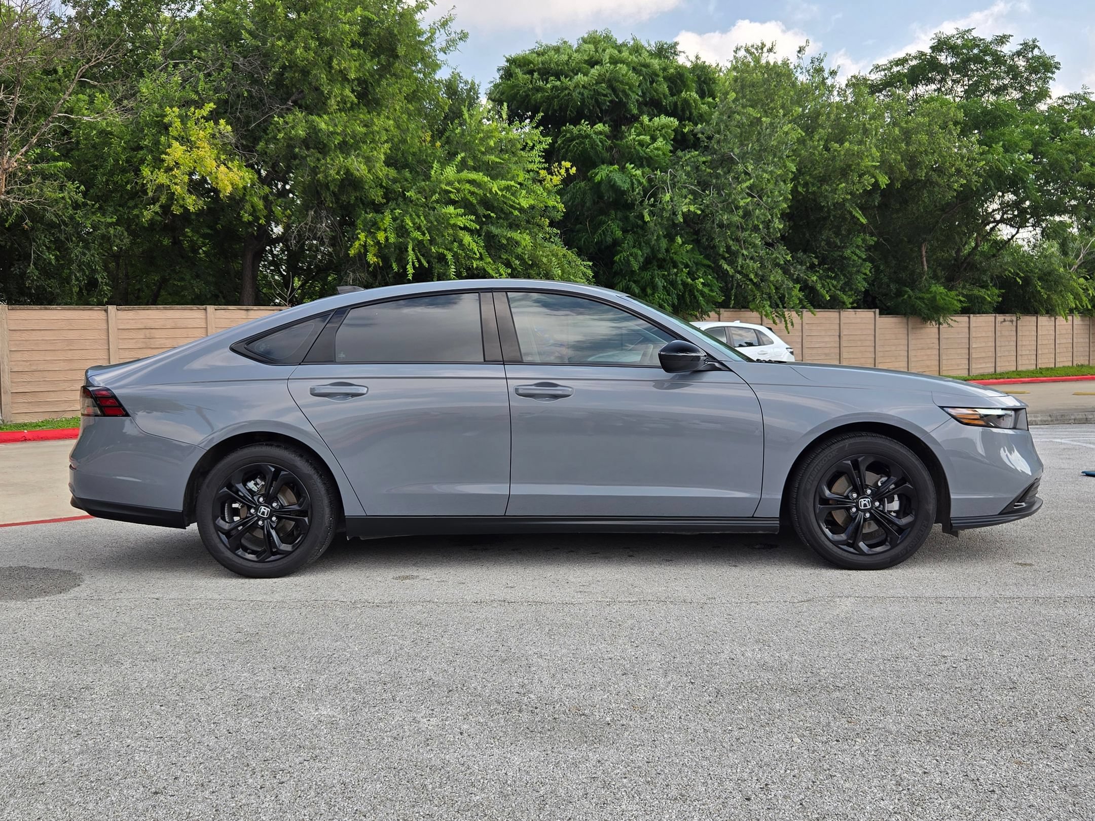 Used 2025 Honda Accord SE image 2