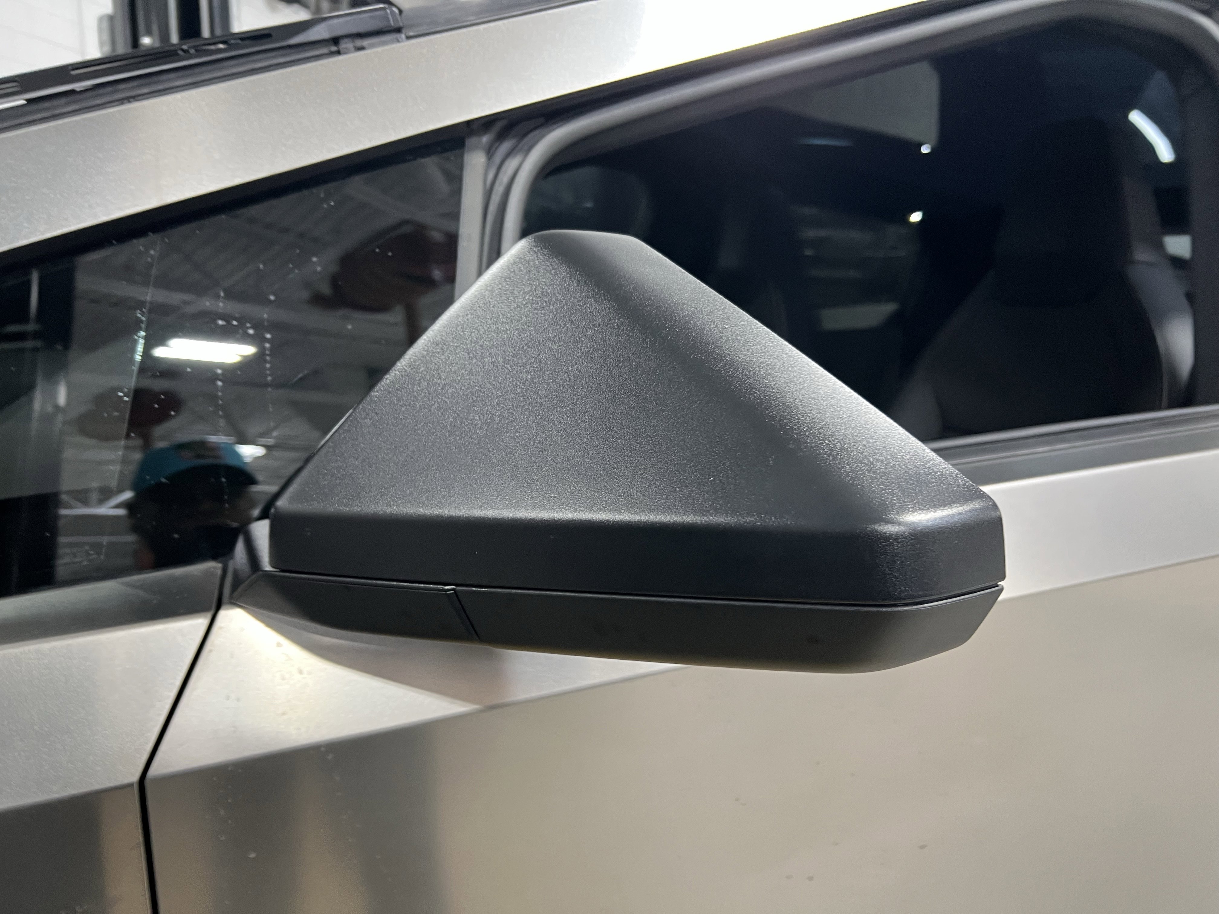 Used 2024 Tesla Cybertruck AWD Crew Cab image 33