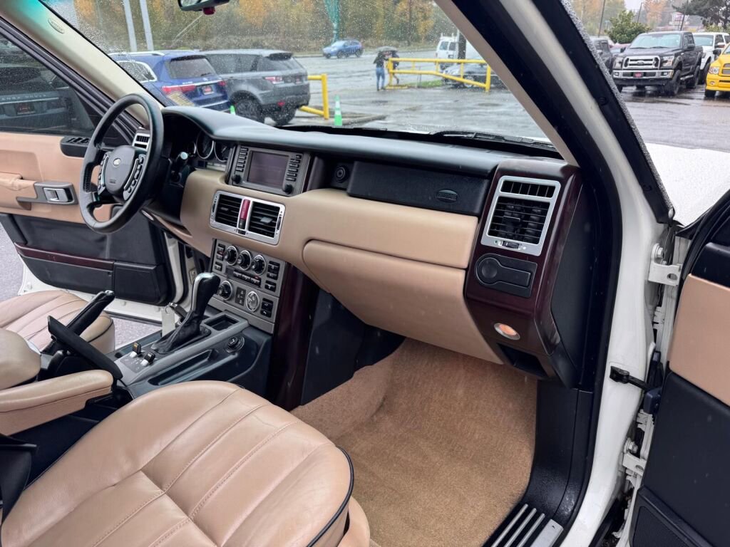 Used 2004 Land Rover Range Rover HSE image 15
