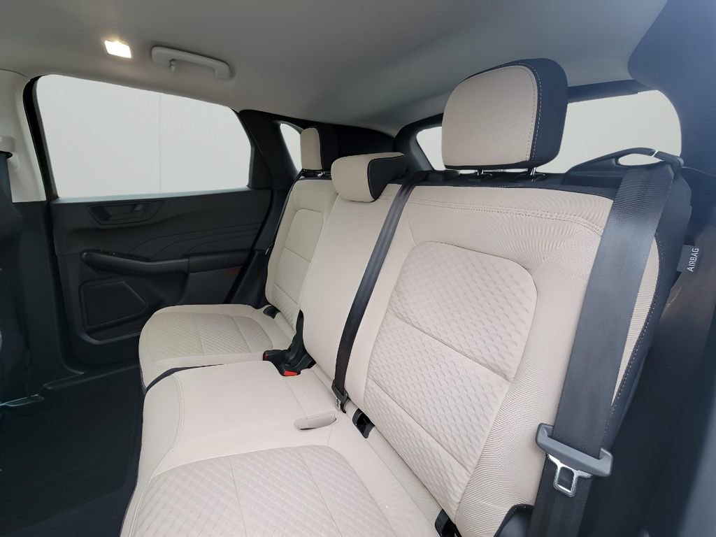 Used 2022 Ford Escape SE image 27