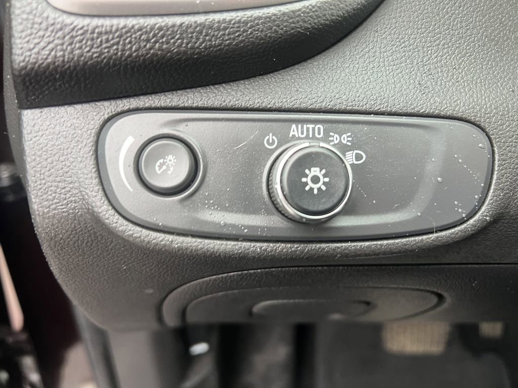 Certified 2022 Chevrolet Trax LT w/ Driver Confidence Package AWD/4WD image 19