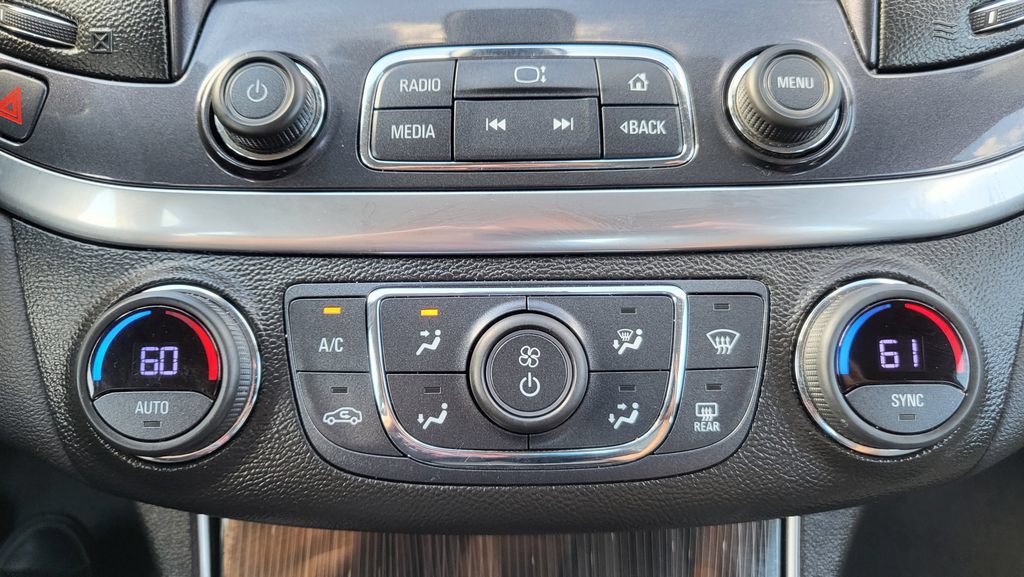 Used 2018 Chevrolet Impala LT w/ LT Leather Package FWD image 32
