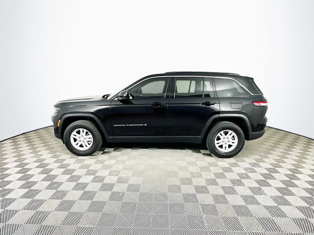 Certified 2025 Jeep Grand Cherokee Laredo w/ Luxury Tech Group I image 7