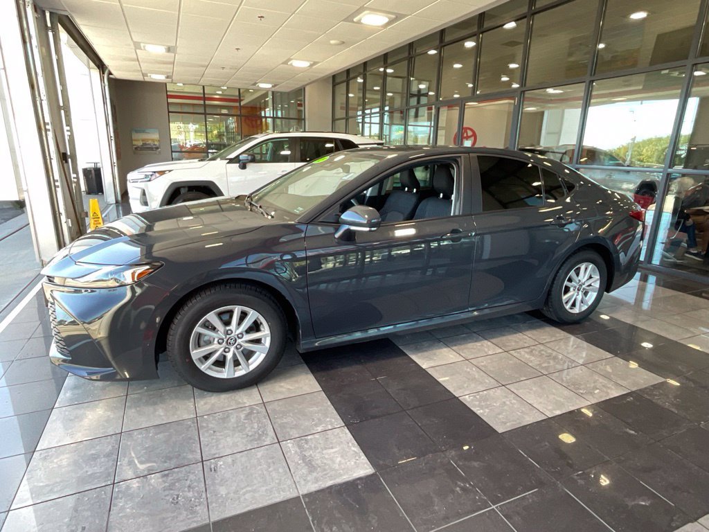 Used 2025 Toyota Camry LE FWD image 3