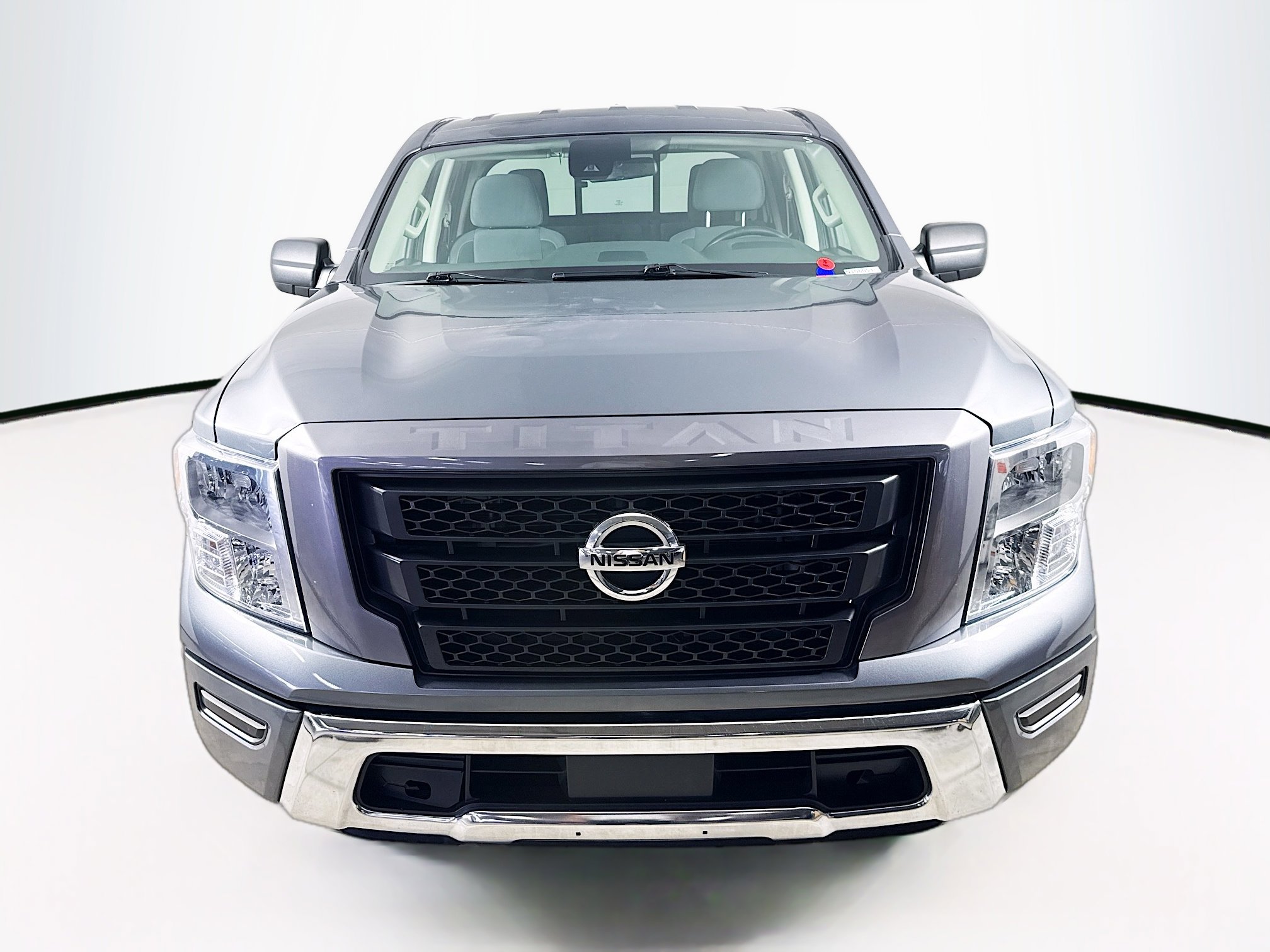 Used 2022 Nissan Titan SV w/ Accessory Utility Package image 3