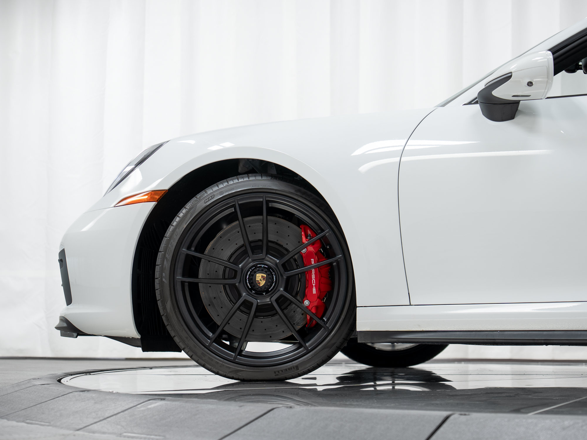 Certified 2024 Porsche 911 Carrera GTS RWD image 43