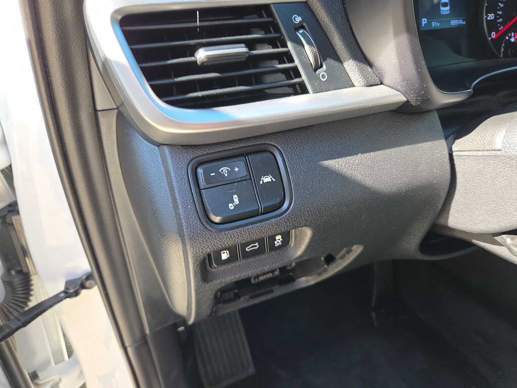 Used 2019 Kia Optima EX w/ EX Premium Package image 29