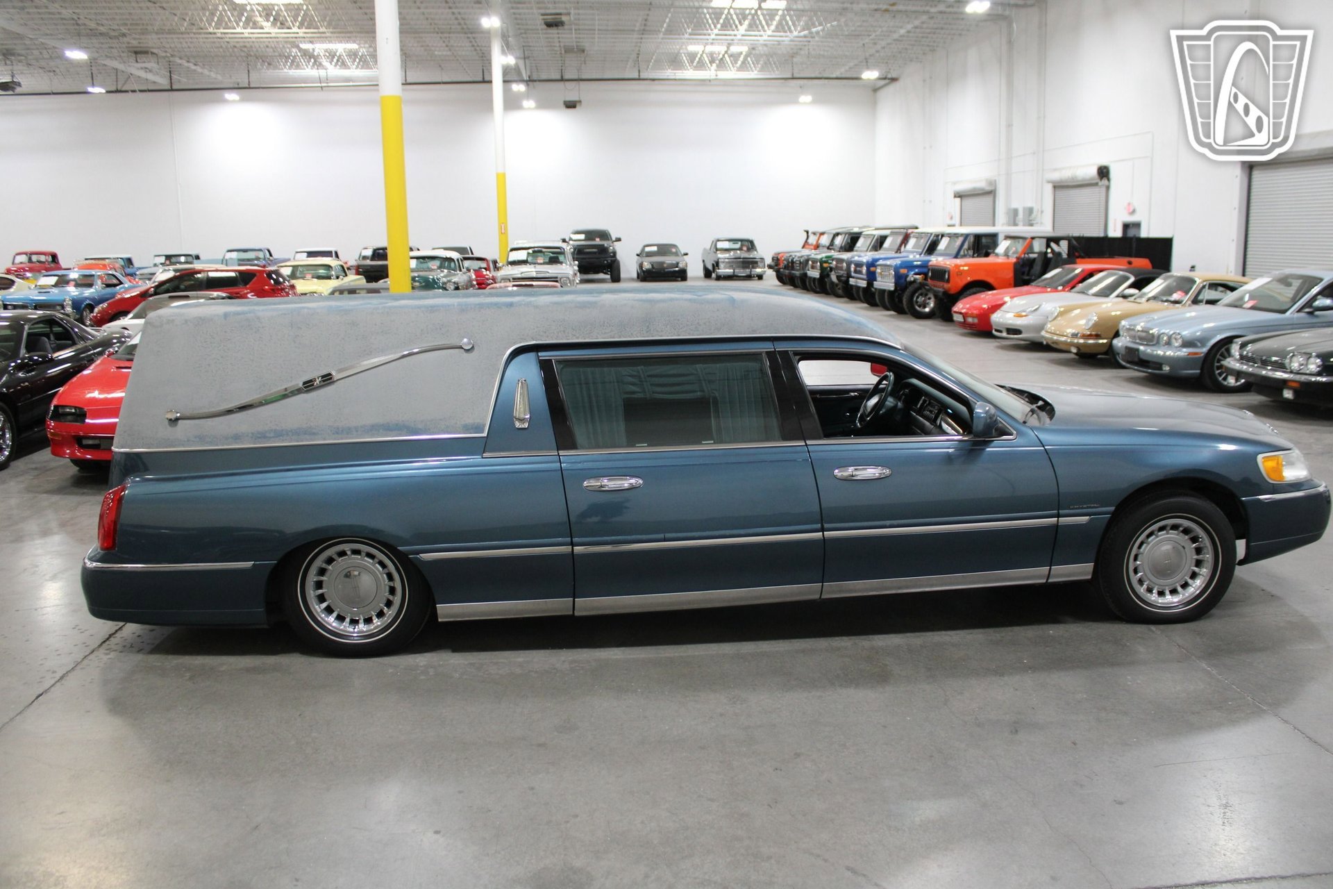 Used 2001 Lincoln Town Car Executive RWD image 11