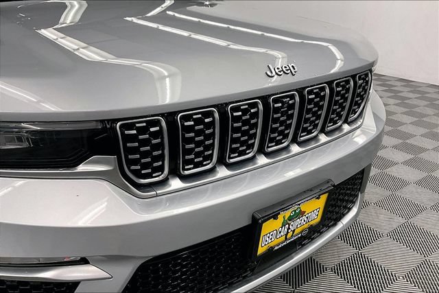 Used 2022 Jeep Grand Cherokee Summit AWD/4WD image 34