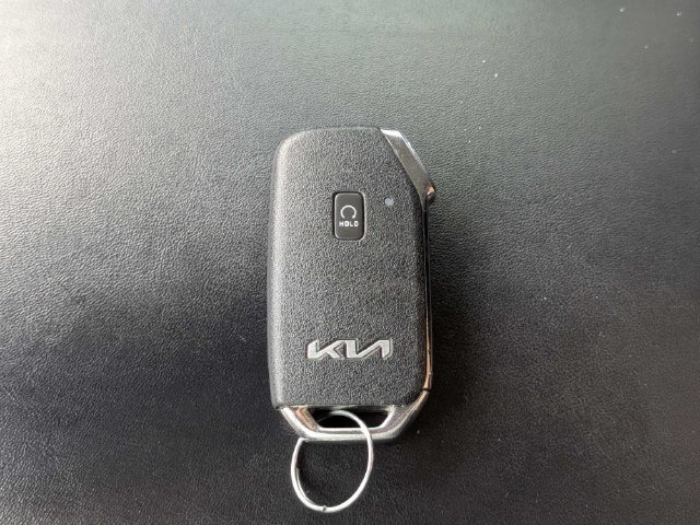 Used 2022 Kia Telluride LX FWD image 29