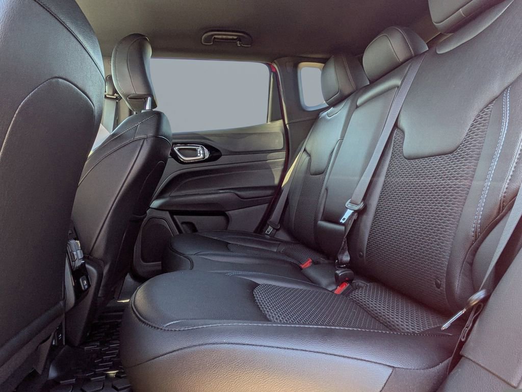 Used 2026 Jeep Compass Latitude image 13