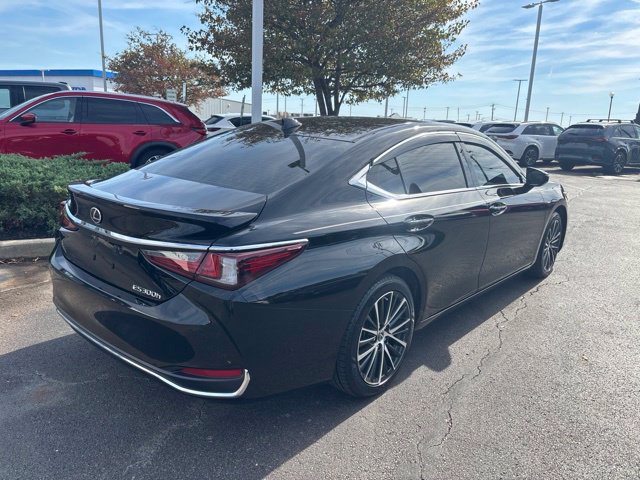 Used 2024 Lexus ES 300h w/ Premium Package FWD image 8