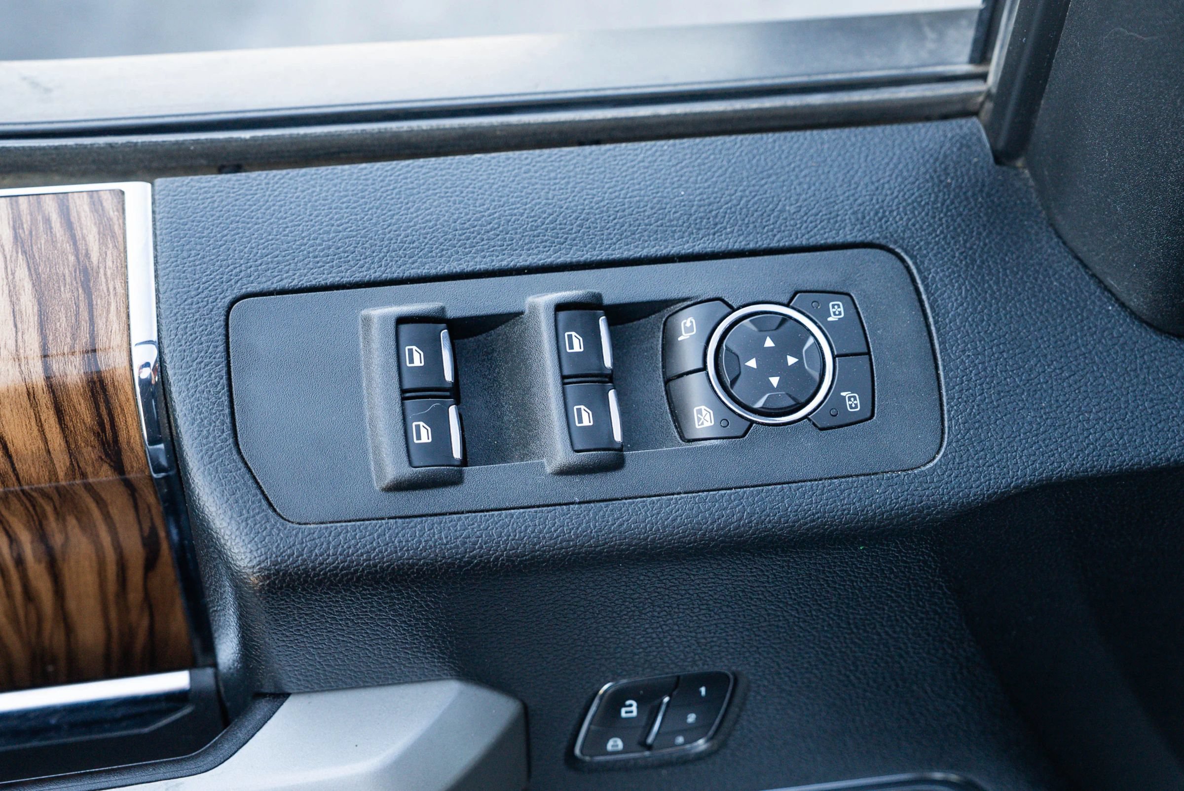 Used 2019 Ford F150 Lariat AWD/4WD image 32