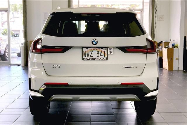 Used 2023 BMW X1 xDrive28i AWD/4WD image 4