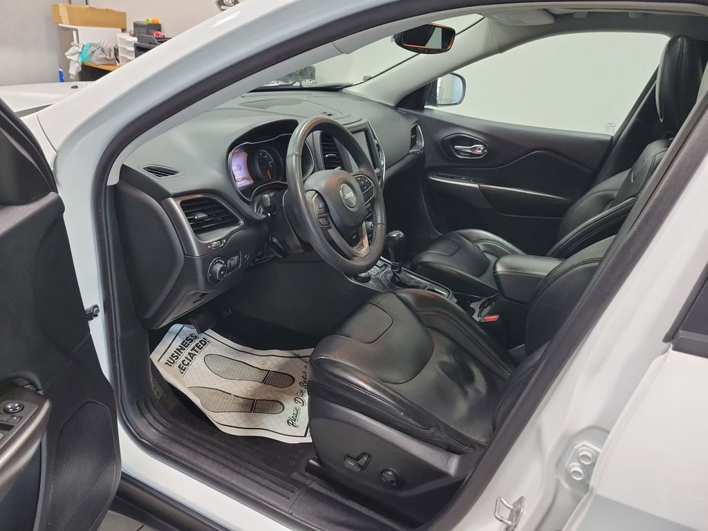 Used 2022 Jeep Cherokee Latitude Lux w/ Sun & Sound Group image 27