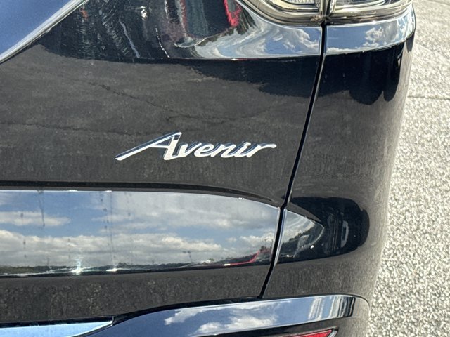 Used 2022 Buick Enclave Avenir w/ Avenir Technology Package AWD/4WD image 11