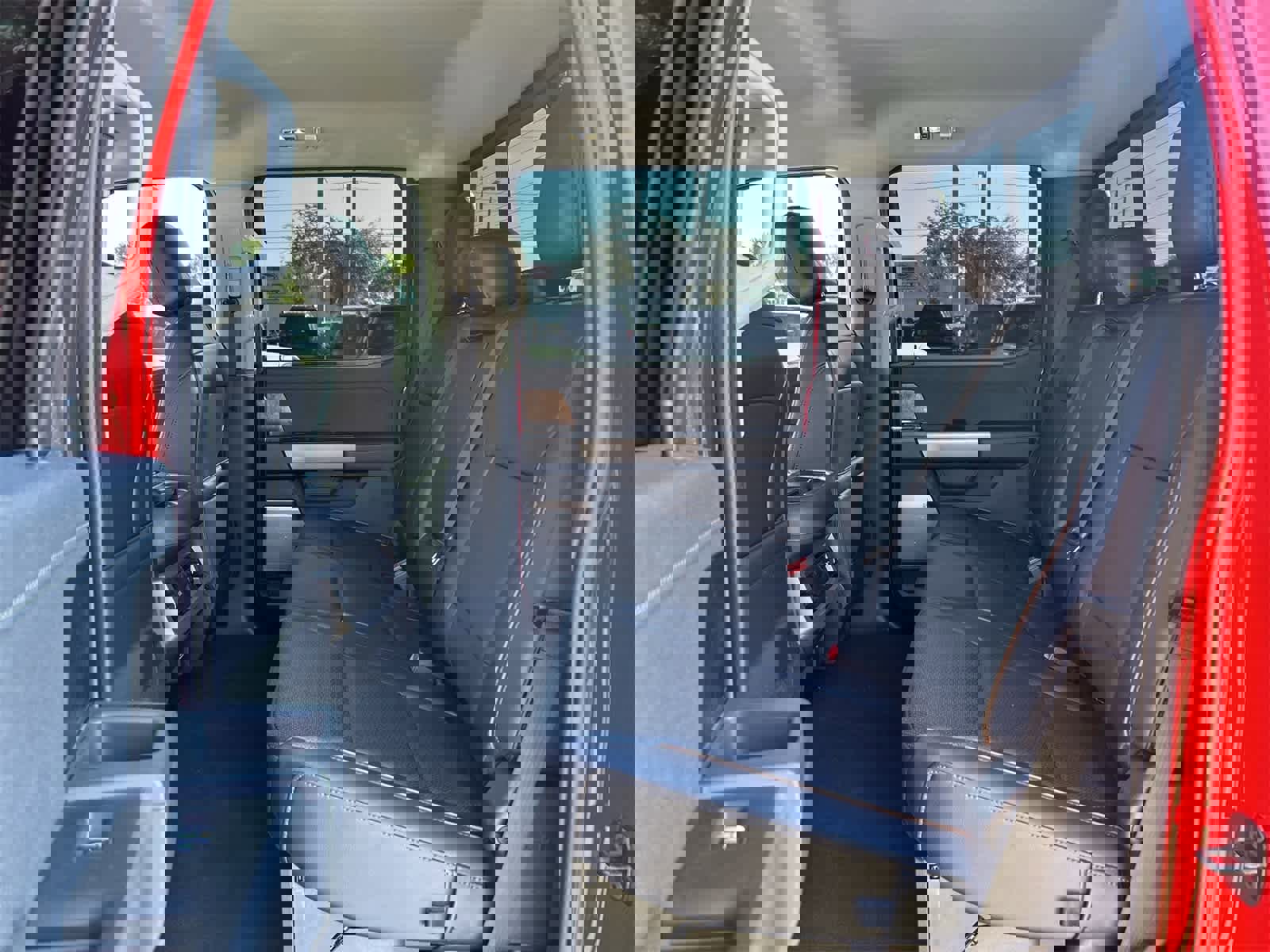 Used 2025 Ford F250 Lariat w/ Lariat Ultimate Package image 13