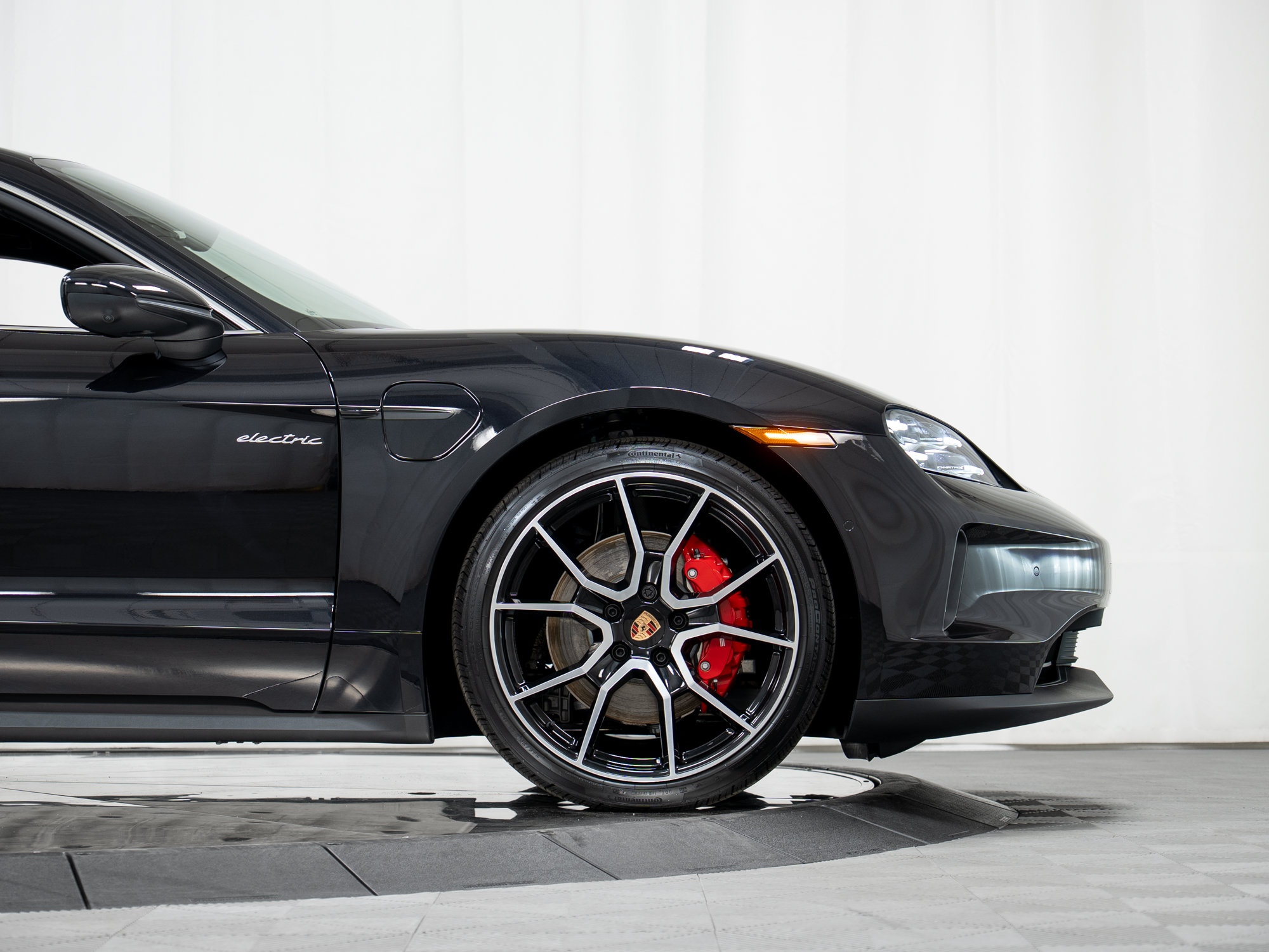 New 2026 Porsche Taycan 4S AWD/4WD image 11