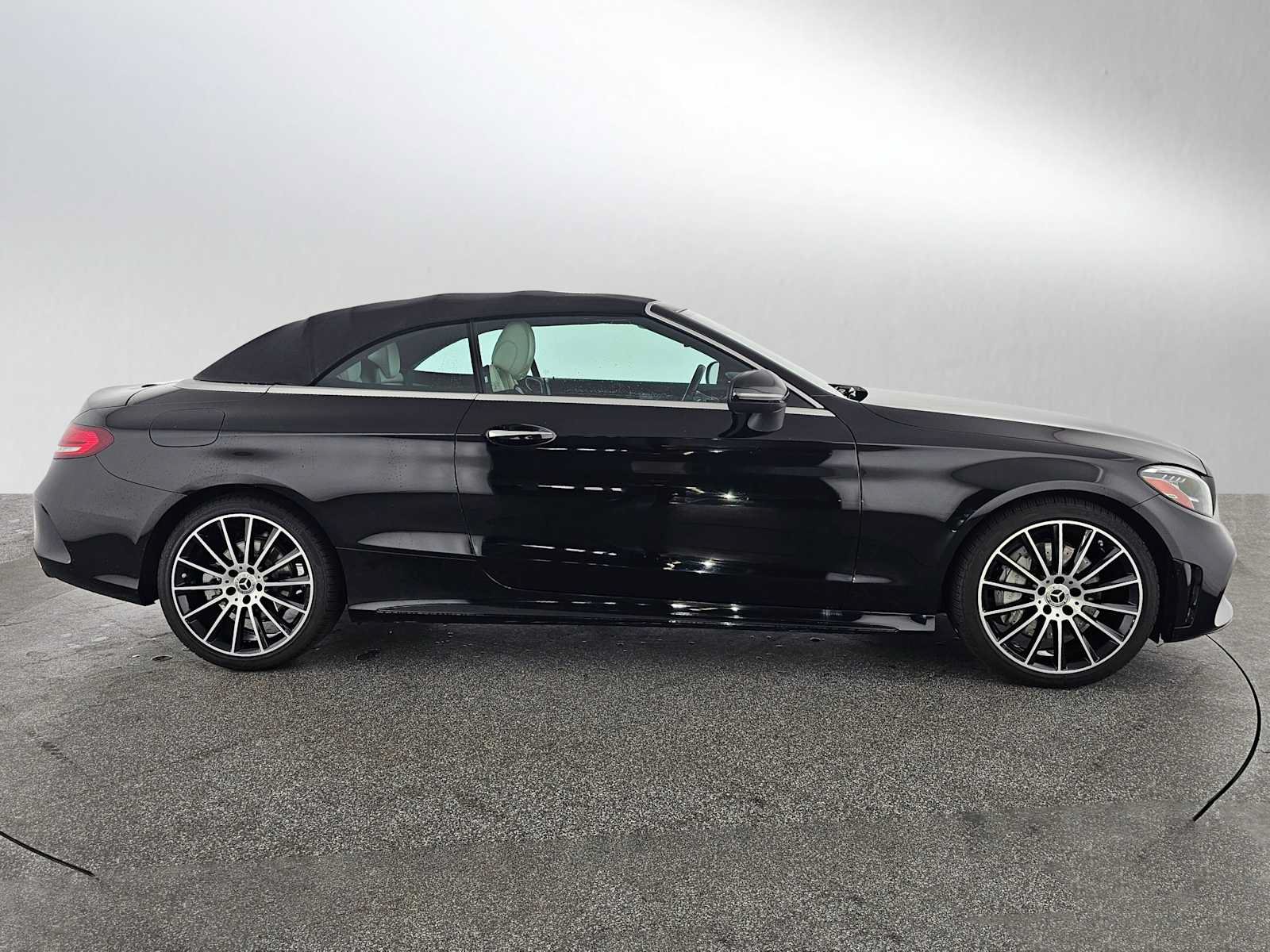 Used 2023 Mercedes-Benz C 300 Cabriolet image 2