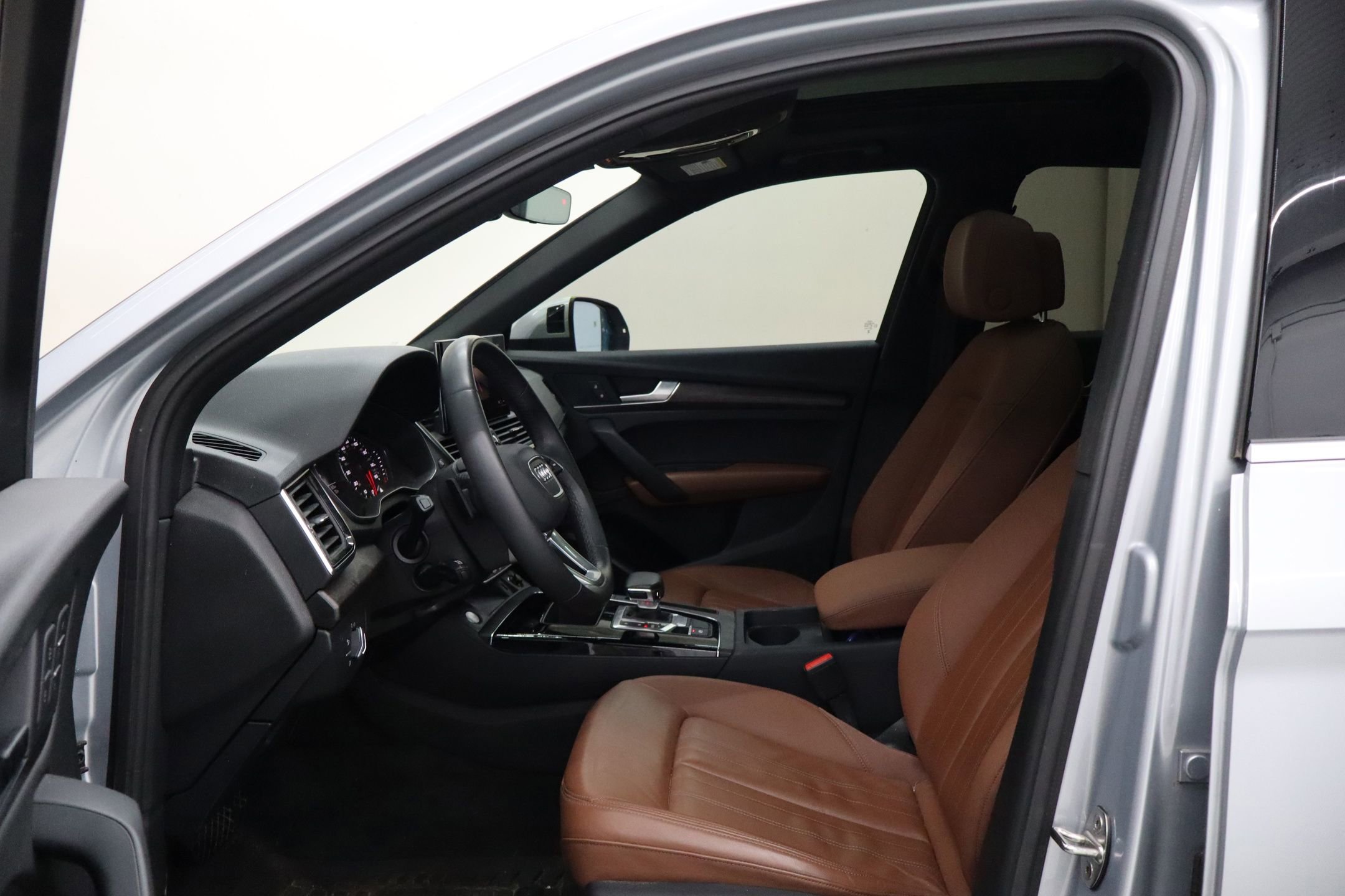 Used 2023 Audi Q5 2.0T Premium w/ Convenience Package AWD/4WD image 24