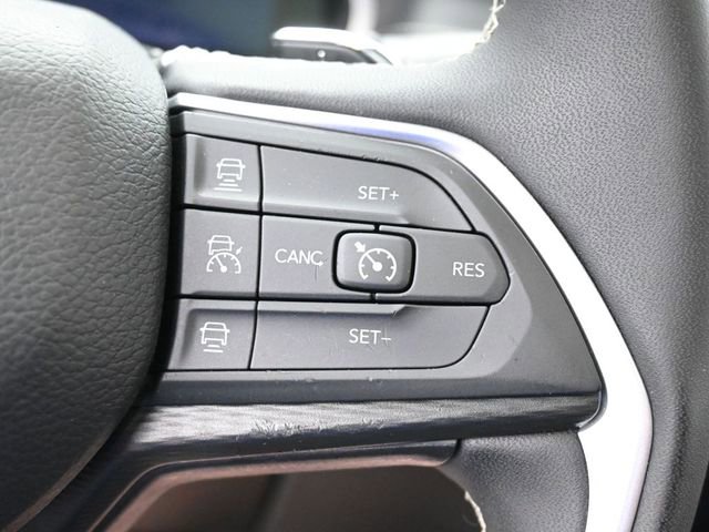 Used 2024 Jeep Grand Cherokee Altitude image 15