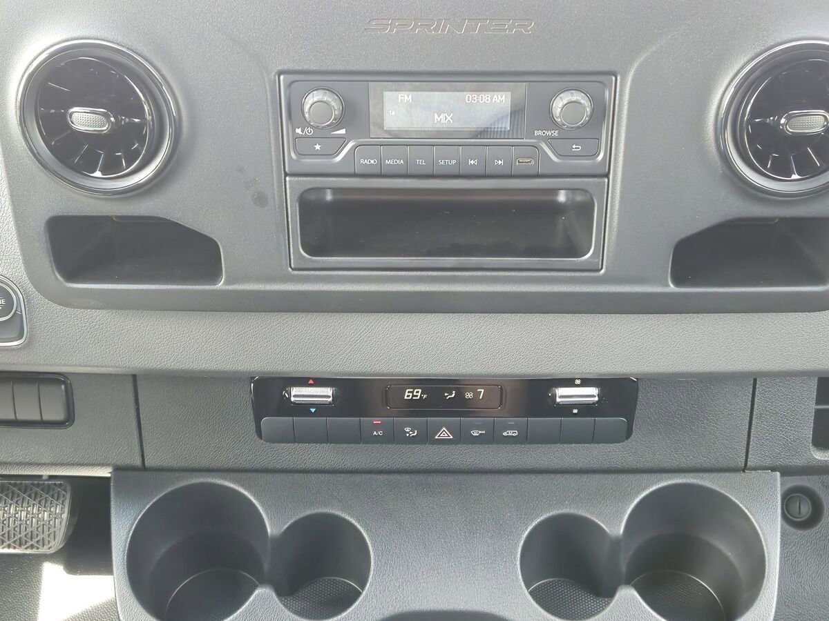 New 2024 Mercedes-Benz Sprinter 2500 image 10